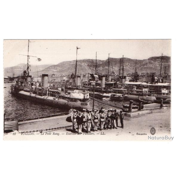 CPA - MARINE MILITAIRE -" TOULON " Le Petit Rang - Exercice des Fusiliers N�3497