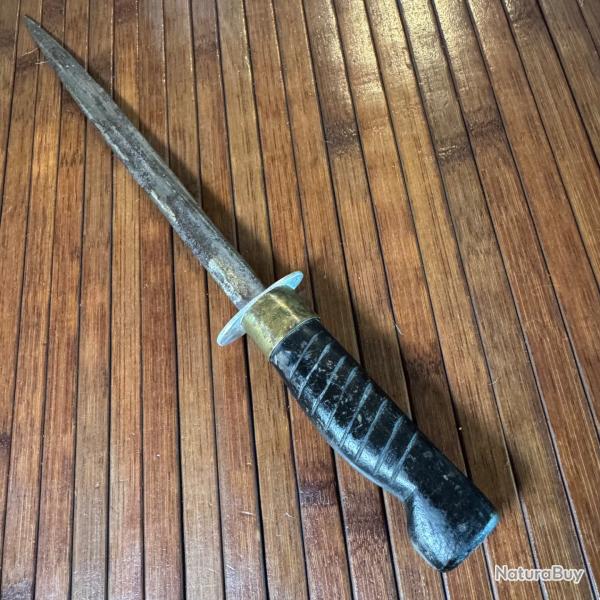 POIGNARD DE COMBAT POIGNARD DE TRANCHE SUR BASE DE BAONNETTE ALLEMANDE S98 WW1-WW2