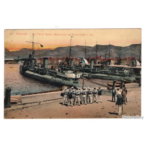 CPA - MARINE MILITAIRE - Le Petit Rang ,Exercices des Fusiliers -N�3543