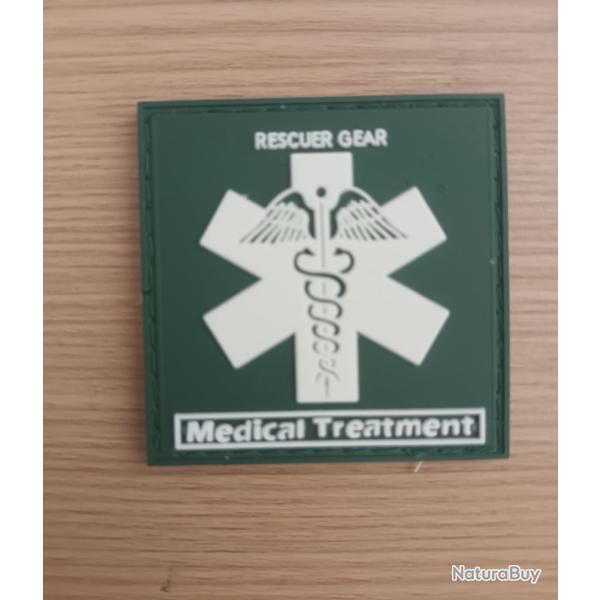 �cusson brod� embl�me m�decin sauveteur syst�me scratch PVC 5/5 cm