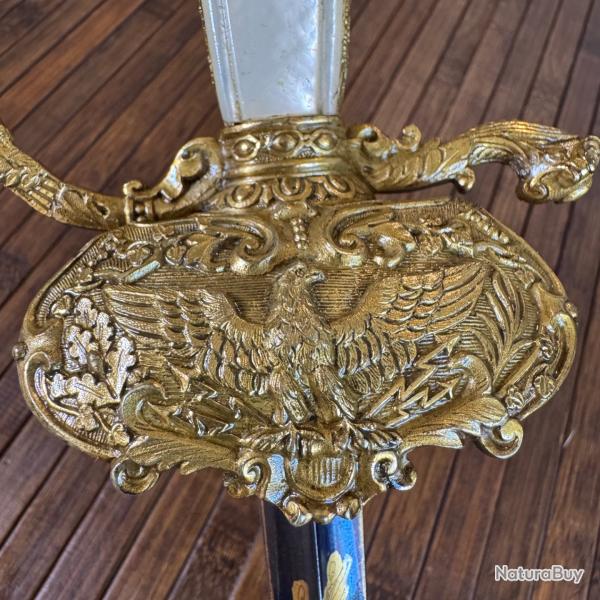 SUPERBE �P�E D'OFFICIER D'�TAT MAJOR PLAQUETTES NACRE MONTURE DOR� LAME BLEUI ET GRAV�E A L'OR