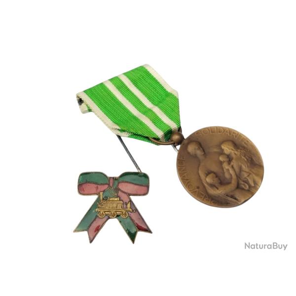 Orphelinat des Chemins de Fer Fran�ais 1947 + son insigne et son �crin