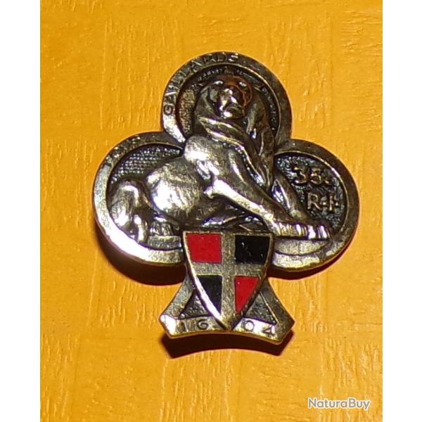 35� R�giment d'Infanterie, �mail, dos guilloch� embouti ,lion � demi couch� dans un tr�fle au-dessus