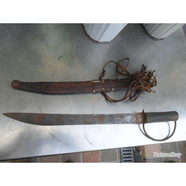 poignard Africain avec fourreau en cuir dans son jus