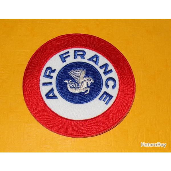 TISSU PATCH : AIR FRANCE  , DIAMETRE 9 CM , BON ETAT VOIR PHOTOS . POUR TOUT RENSEIGNEMENT ME CONTAC