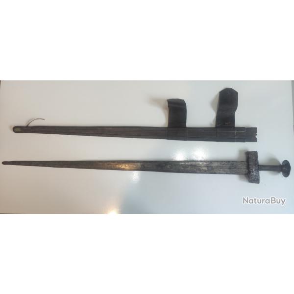 Tabouka - pe tribale nord-africaine XVIIIe/XIXe - 96 cm - fourreau cuir