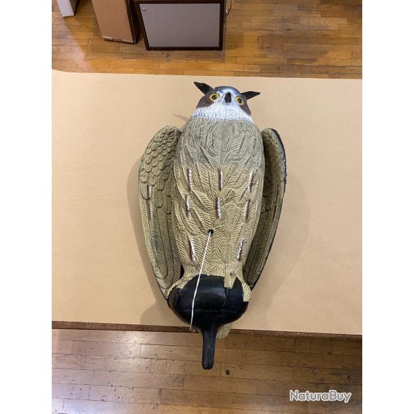 GRAND DUC EN PLASTIQUE AVEC AILLE ARTICULE