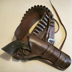 Superbe Colt SAA FRONTIER 1873, cal 44-40 WCF, canon 4" 3/4. CatD avec son ceinturon holster cuir
