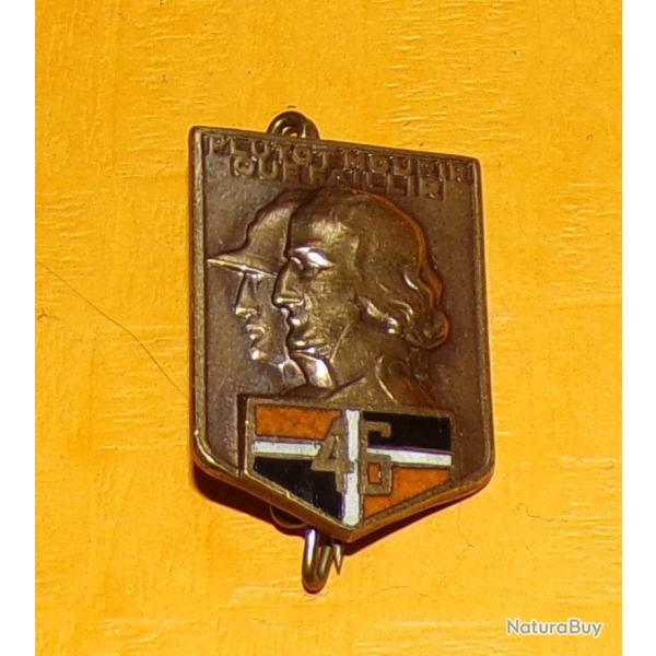 46� R�giment d'Infanterie, r�sine, 2 t�tes, dos guilloch� , �cu avec 2 t�tes d'hommes drapeau orange