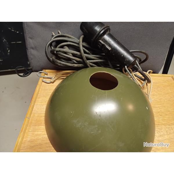 Ancienne lampe baladeuse militaire avec abat-jour - fonctionne