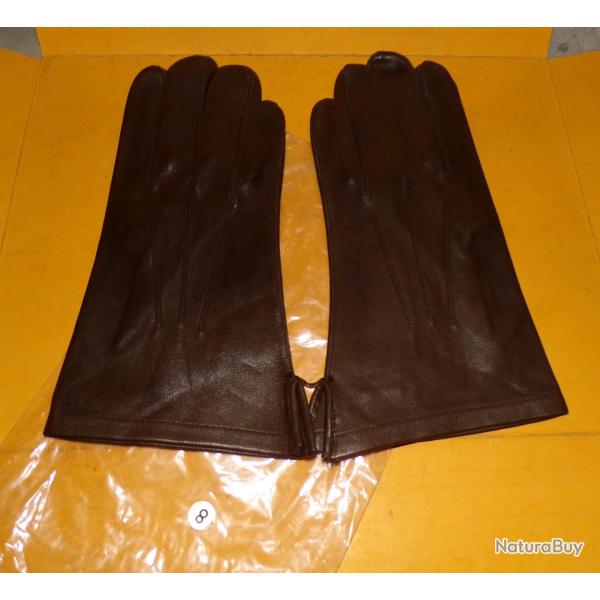PAIRE DE GANT EN CUIR MARRON DE L' ARMEE FRANCAISE , TAILLE  8  FABRICATION MADE IN FRANCE A ST JUNI