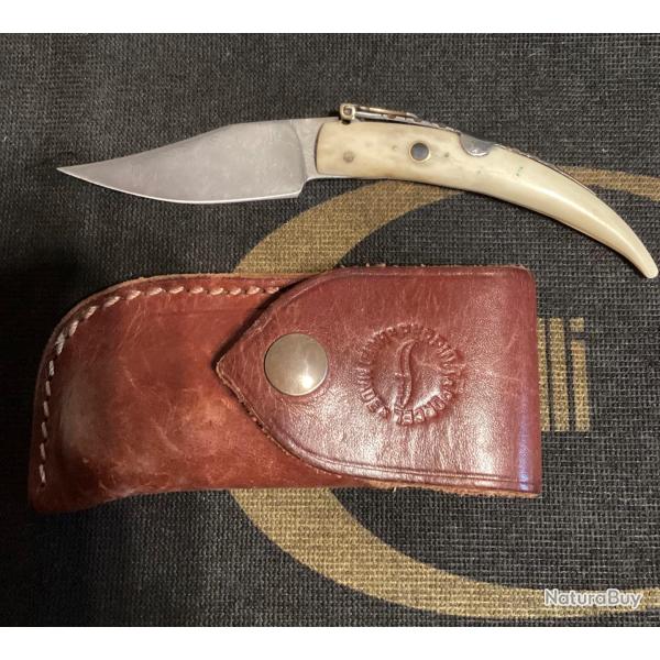 Un petit bijou de couteau magnifique Damas bois de cerf poli