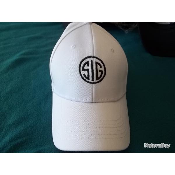 casquette avec logo brod� 1