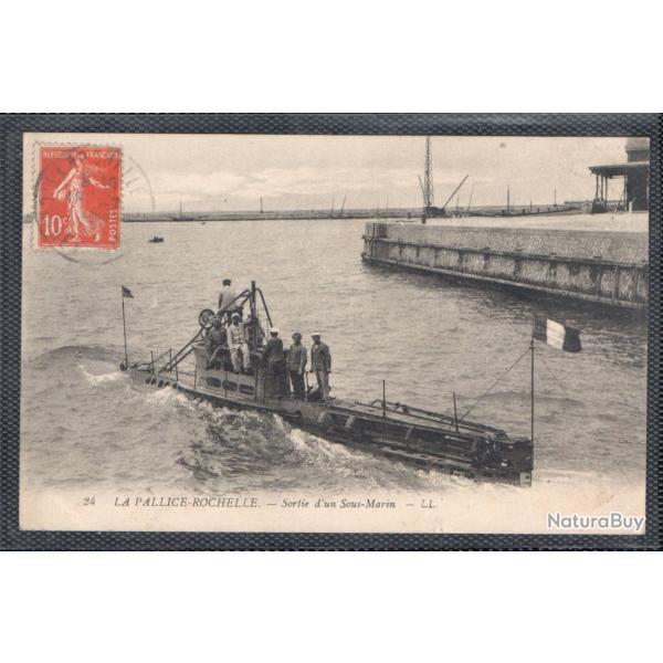 CPA - MARINE Militaire - LA PALLICE ROCHELLE - SORTIE D'UN SOUS - MARIN N�3630