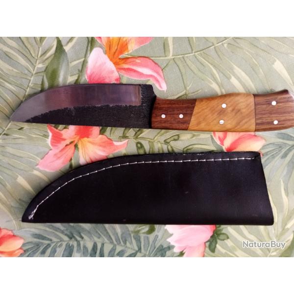 vend couteau de chasse neuf