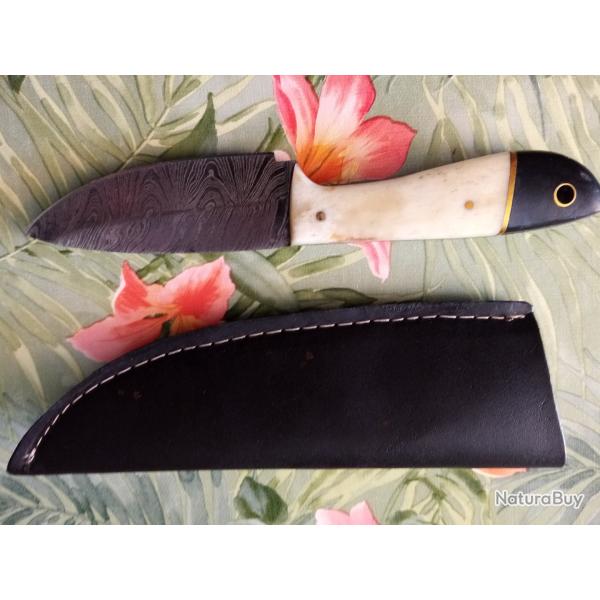 vend couteau de chasse neuf , de d�coupe,