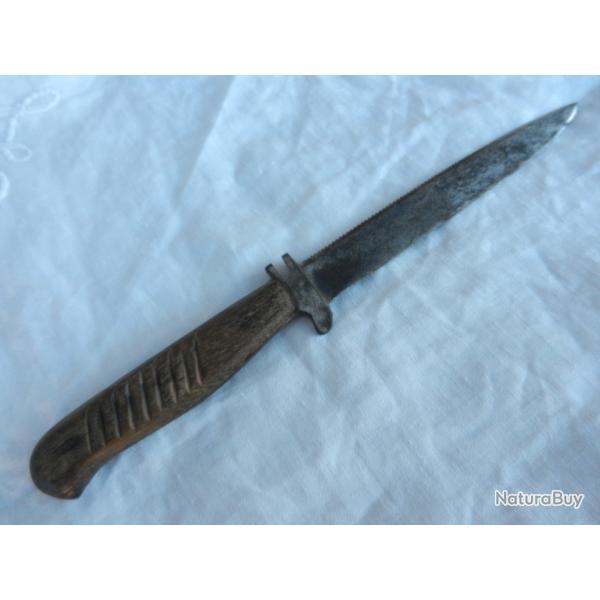 tr�s rare couteau de botte de combat � dent de scie allemand 14/18