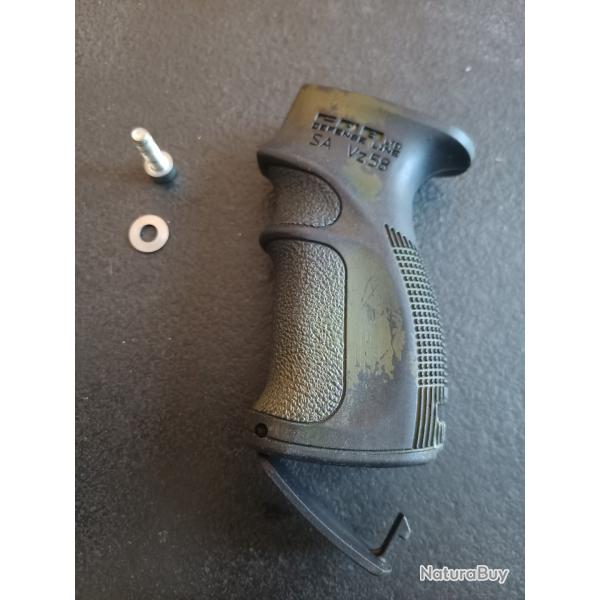 Poign�e VZ 58 FAB D�fense propre L�g�re trace de peinture camouflage