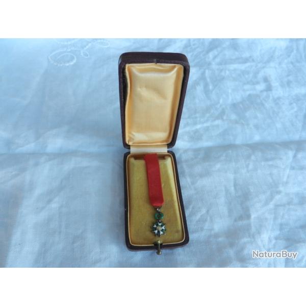 d�coration l�gion d'honneur miniature avec brillant dans sa bo�te