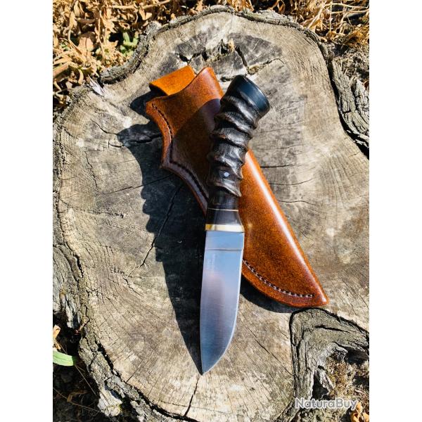 couteau de chasse d'artisan / corne d'antilope / buffle noir / acier carbone 1070