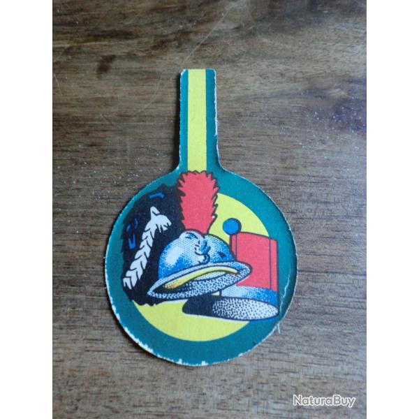 insigne cartonn� sur la  journ�e 14 / 18   du poilu des m�daill�s militaires