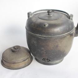 Ancienne Théière chinoise avec brûleur