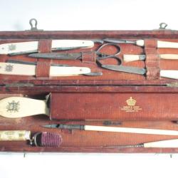 Nécessaire de voyage XIXe siècle