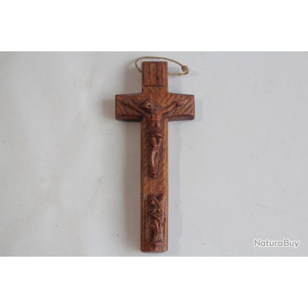 Ancienne Croix Crucifix reliquaire bois sculpt�