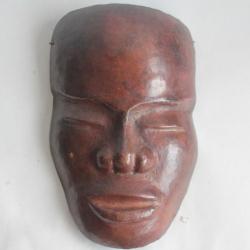 Masque mural africain cuivre martelé