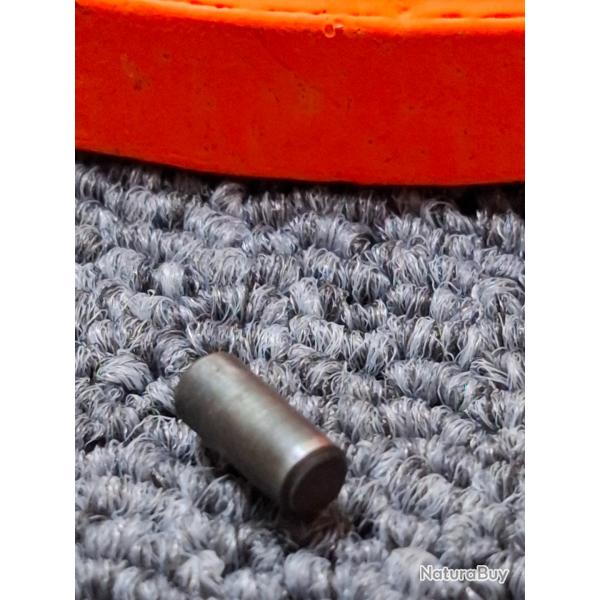 REMINGTON 1100 - Cal12 - Pi�ce  - Axe Extracteur