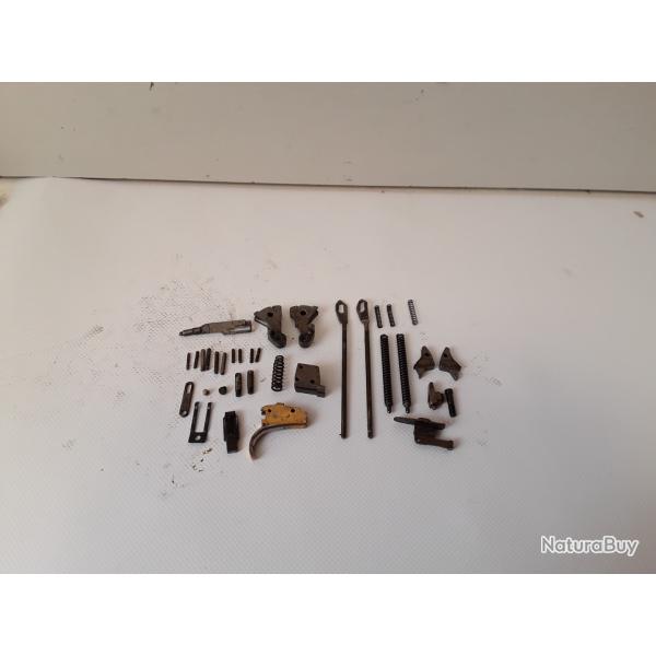 Lot de diverses pieces Browning B525L cal.12