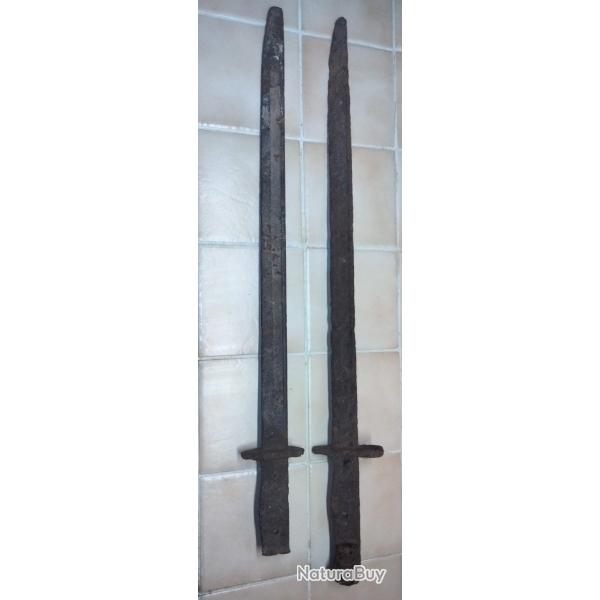 Lot de 2 baonnettes Britanniques Enfield