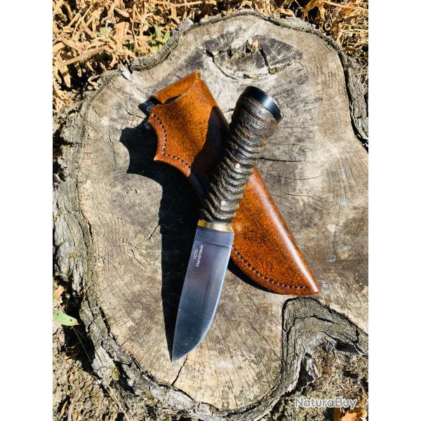 couteau de chasse d'artisan / manche en  corne de gazelle / corne de buffle noir