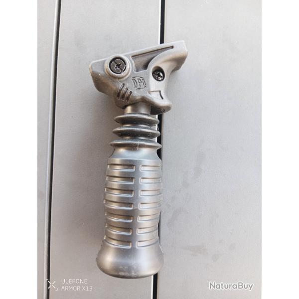 Poign�e flexible pour fixation sur rail pour AR