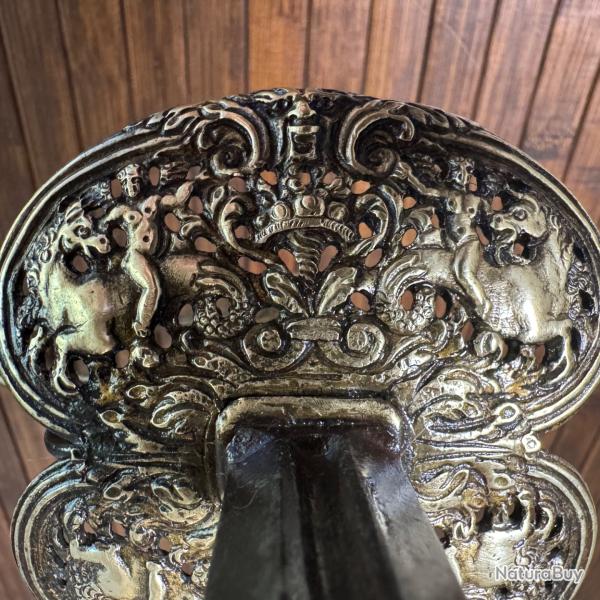 SUPERBE �P�E DE COUR A PAS D'�NE 17/18 �me SI�CLE