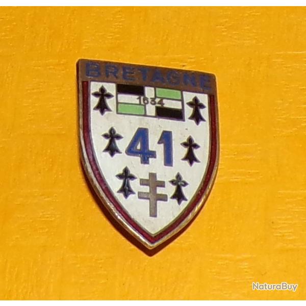 41� R.I, BRETAGNE 1634, �mail, fond blanc, bol�ro lisse , �cu blanc � hermines bordure rouge 41 bleu