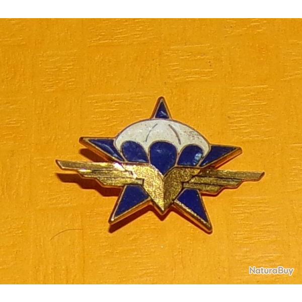 1� R�giment de Chasseurs Parachutistes, dos guilloch� , �toile bleue charg�e d'un parachute blanc, b