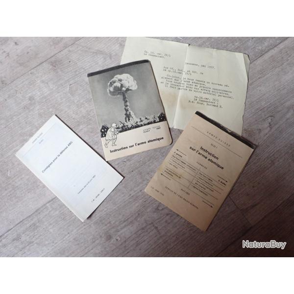 Lot d'ouvrages sur l'arme nucl�aire, d�fense ABC + lettre commandement