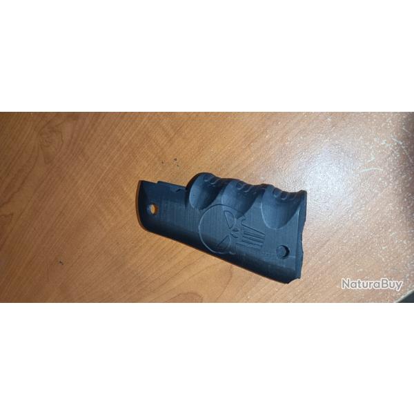 Poigne Grips Type Wraparound Punisher Co2