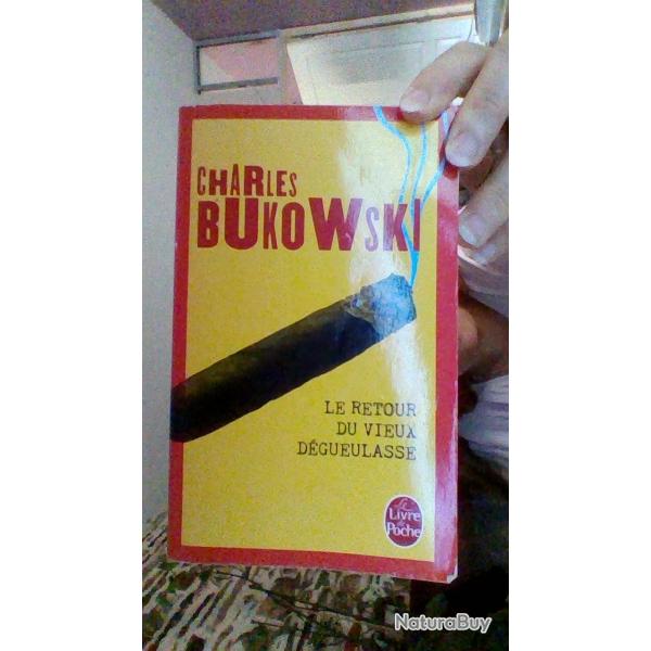 Le retour du vieux dgeulasse par Charles Bukowski - Le livre de poche -