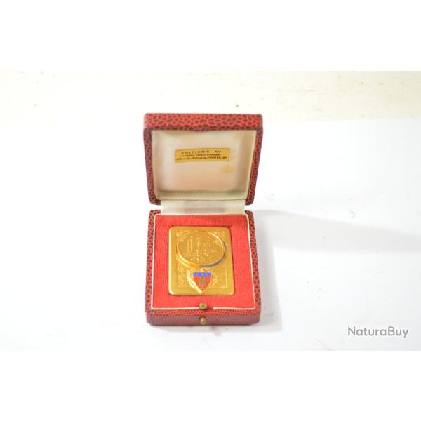 Ancienne m�daille de la ville de Vincennes, traces griffures