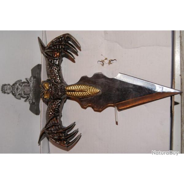 LOT de 5 DAGUES ( HUNTER DECOR ) avec support