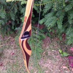 vend tr&egrave;s bel arc bois "recurve" id&eacute;al parcours 3D, 62 pouces 45 livres