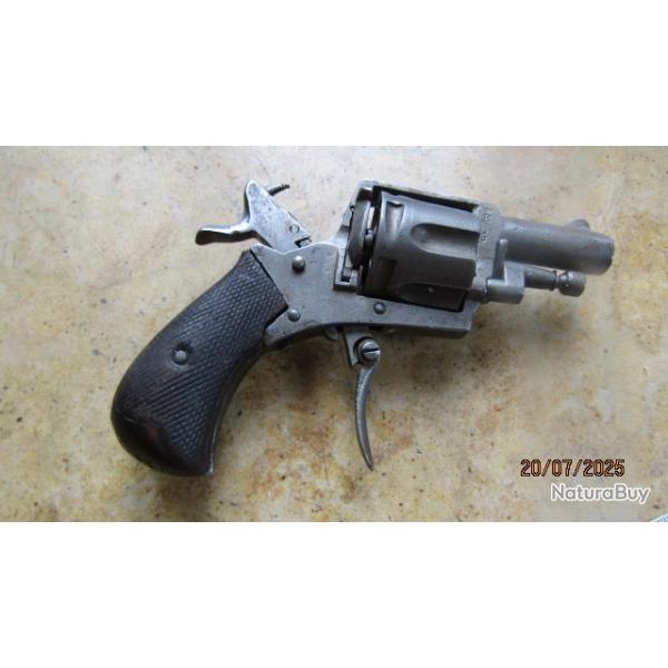 REVOLVER 320 Belge manque petit ressort  ( j'en donne un) +vis de l'axe sinon TB