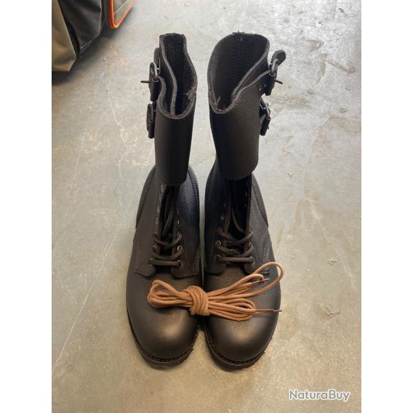 Paire de rangers militaire