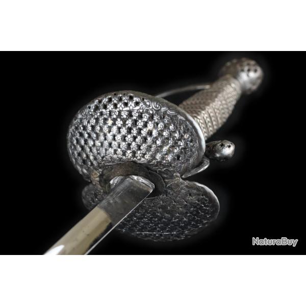 N26 - Epe de cour d'argent aux fleurs par GG