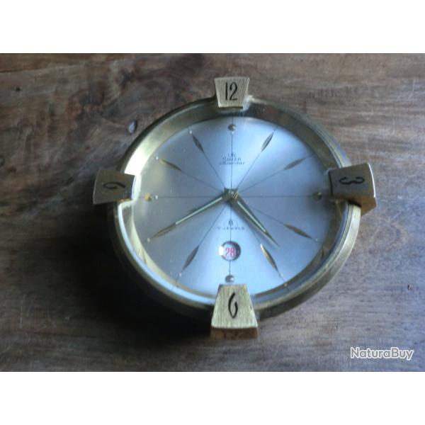 UTI swiza  r�veil 8 jours  calendra   7  jewels