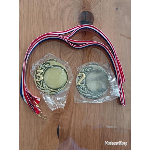 LOT 2 MEDAILLES + CORDONS SANS INSERTS