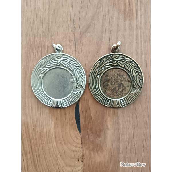 2 MEDAILLES POUR INSERT MOTIF DIVERS