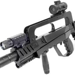 Famas F&eacute;lin M46 &agrave; ressort + laser + lampe